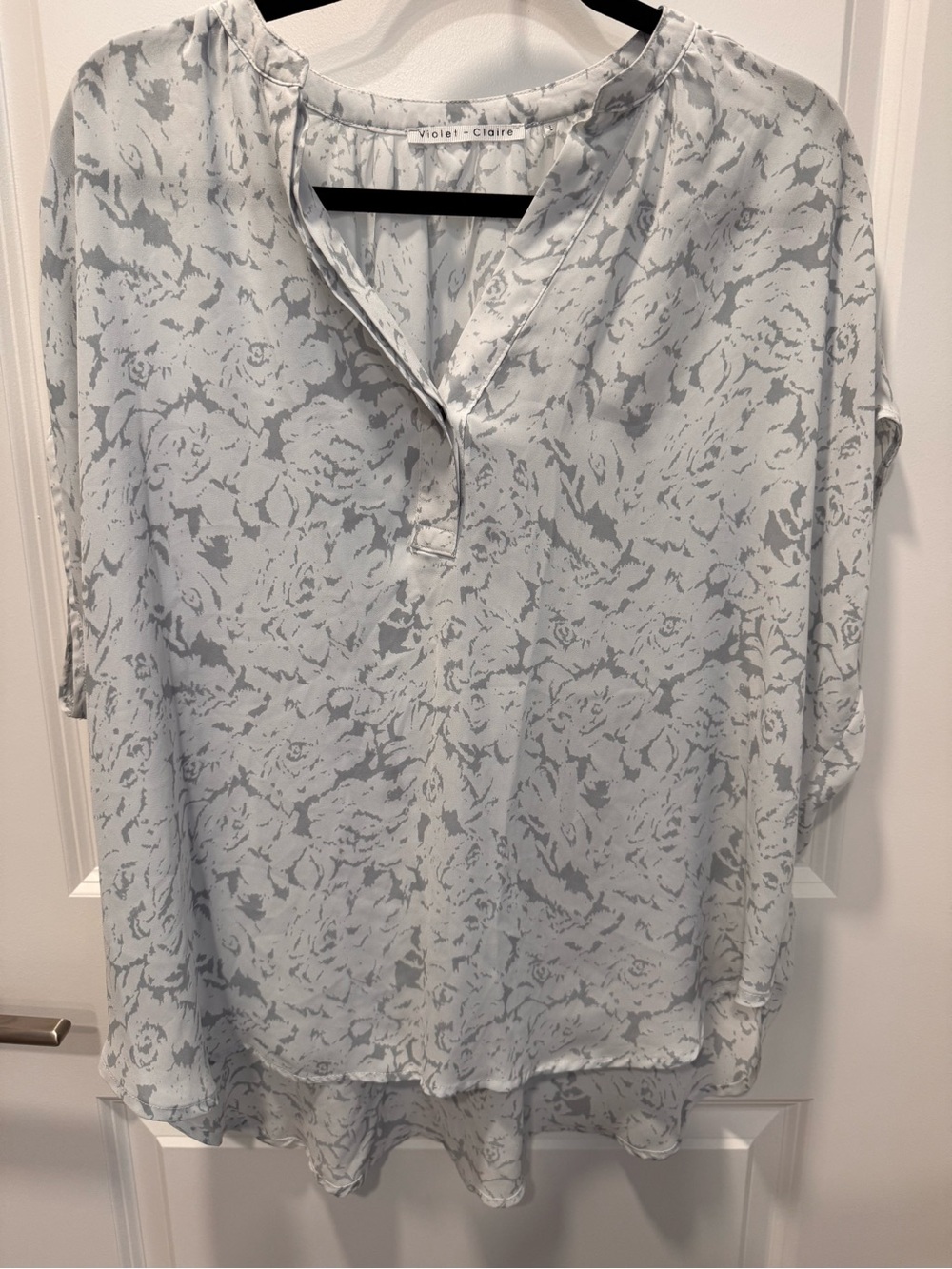 Violet & Claire Pale Blue Floral-Print V-Neck Blouse